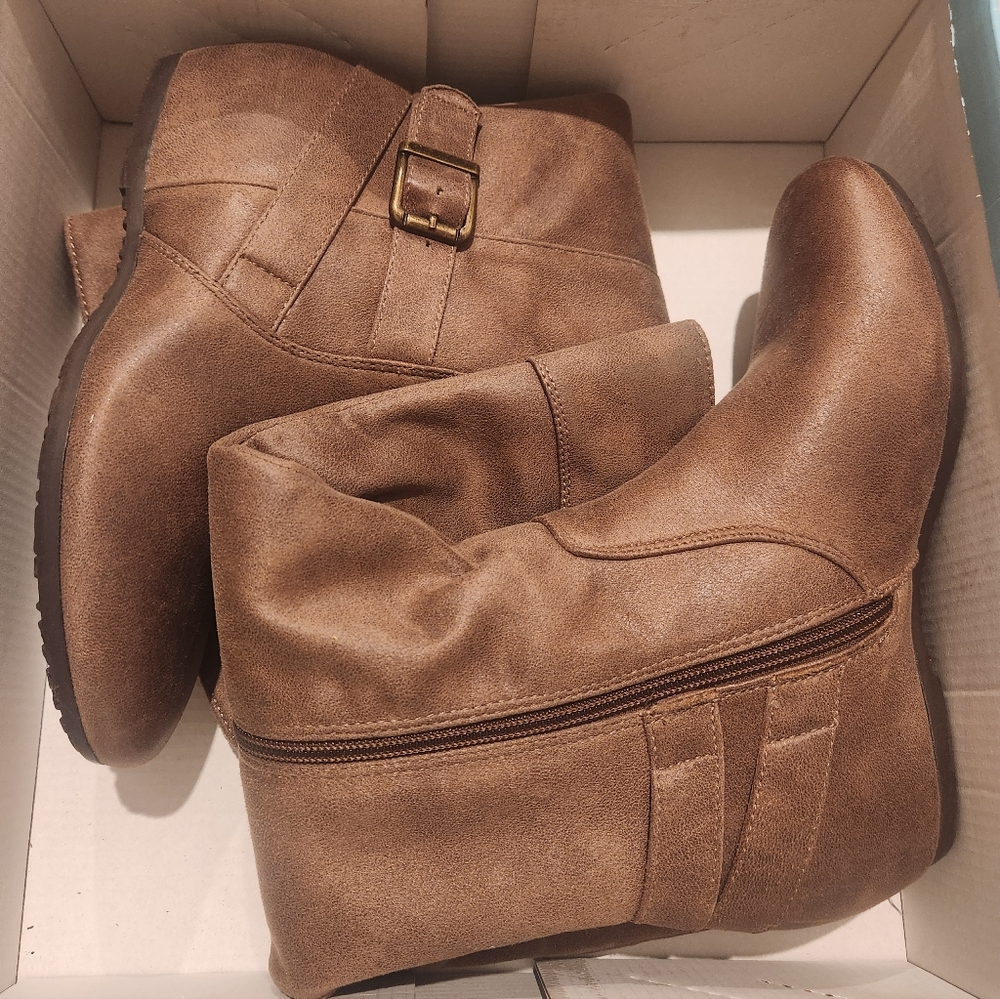 BareTraps Taupe Kadence BootsBaretraps Kadence Wide Calf Tall Riding Boot